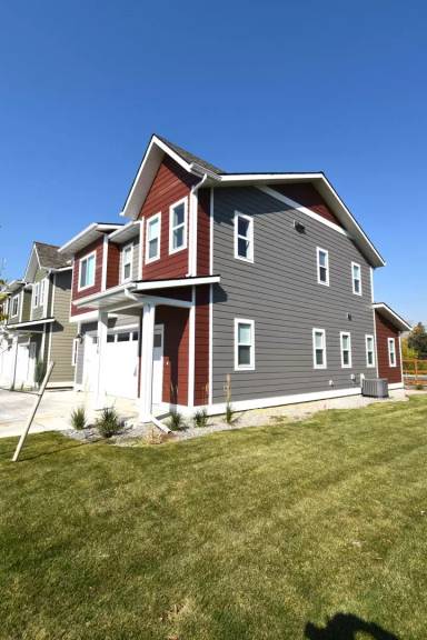 Main picture of 2978 W Babcock St