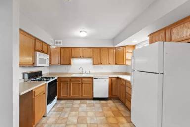Main picture of 10423 Balmoral Dr