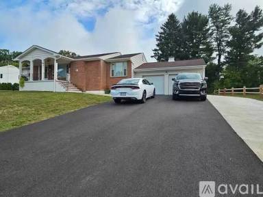 Main picture of 597 Waverly Dr