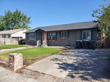 Main picture of 644 W Loop Dr