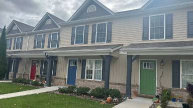 Main picture of 20 Gloucester Dr