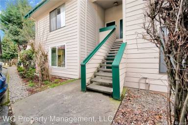 Main picture of 1102 8th St NE