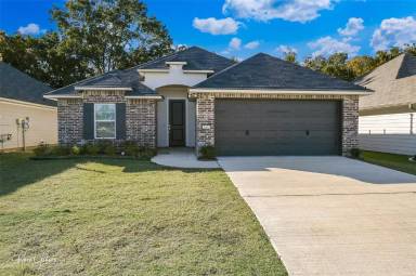 Main picture of 3369 Grand Lake Dr