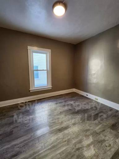 Main picture of 1193 S Washington Ave