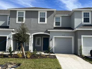 Main picture of 8608 Lunar Skye St
