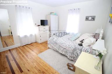 Main picture of 32 Brock St