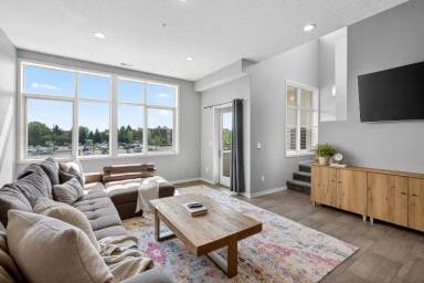 Main picture of 640 S 50th St