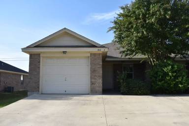 Main picture of 302 Elbert Ln