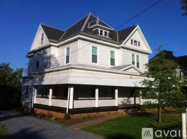 Main picture of 510 Victoria Ave