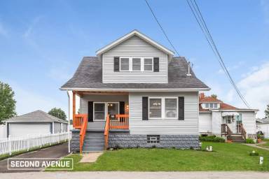 Main picture of 111 Lynnwood Ave
