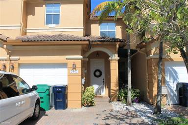Main picture of 7645 NW 116th Pl