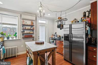 Main picture of 701 Grundy St