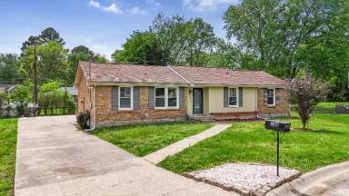 Main picture of 106 Winston Ct