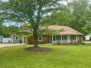 Main picture of 231 Chateau Dr