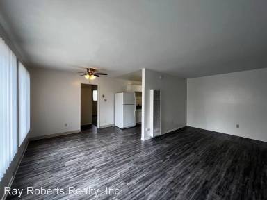 Main picture of 1128 E 12th St