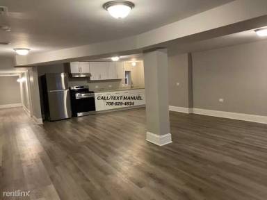 Main picture of 5832 S Michigan Ave