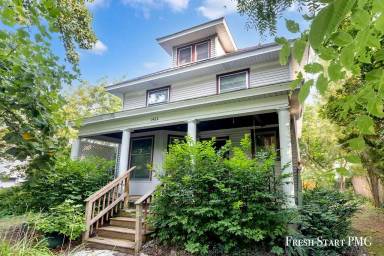 Main picture of 1452 Bridge St NW