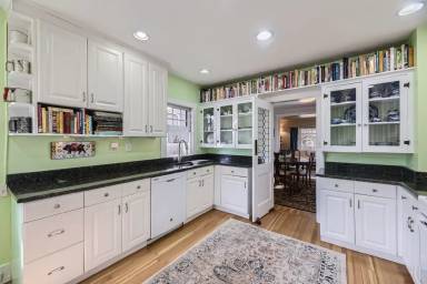Main picture of 720 Josephine St