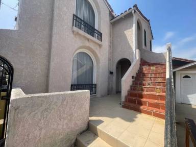 Main picture of 733 Obispo Ave