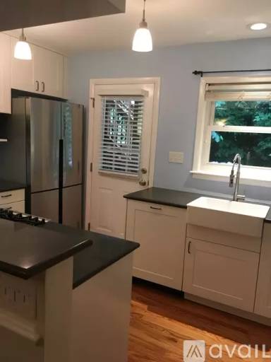 Main picture of 1010 Scott Blvd