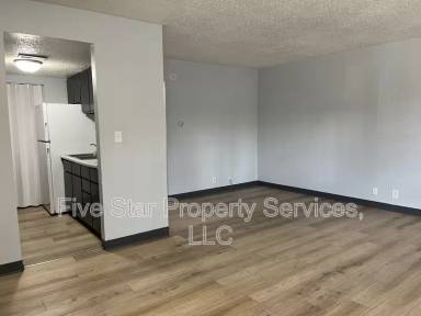 Main picture of 301 W Scarritt St