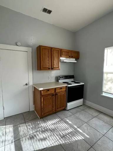 Main picture of 2176 Kingston St