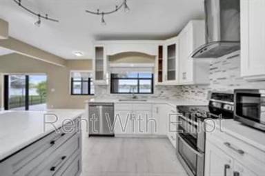 Main picture of 10225 SW 20th St