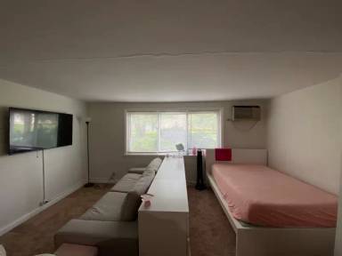 Main picture of 1120 W 18th St