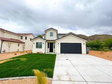 Main picture of 366 N 40 E