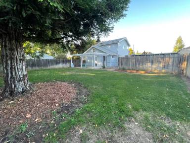 Main picture of 17205 Oak Rd