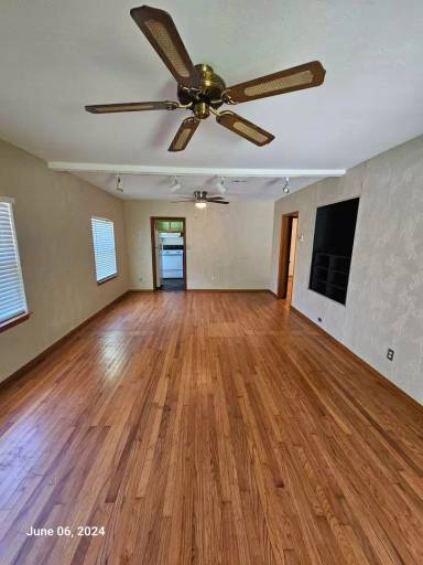Main picture of 409 College Ave
