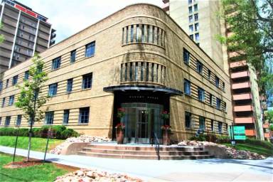 Main picture of 1001 N Logan St