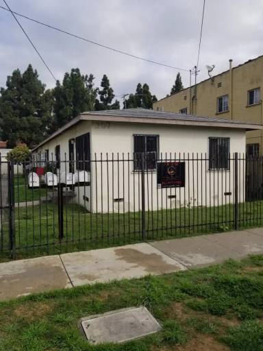 Main picture of 207 W Indigo St