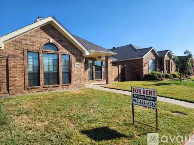 Main picture of 6016 Oakmont Dr