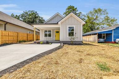 Main picture of 3105 5th Ave