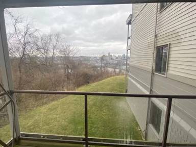 Main picture of 100 Winding Way