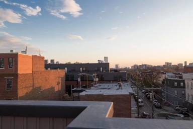 Main picture of 2736 W Girard Ave