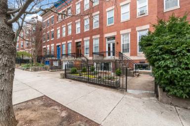 Main picture of 3026 Saint Paul St