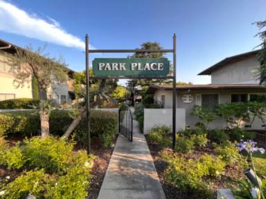Main picture of 612 W Foothill Blvd