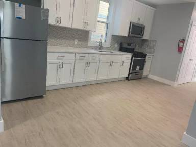 Main picture of 15 Girard Ave