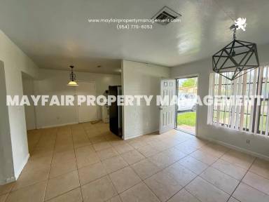 Main picture of 20520 NW 24th Ct