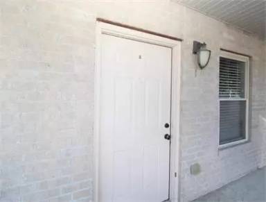 Main picture of 2060 N Leverett Avenue - 10