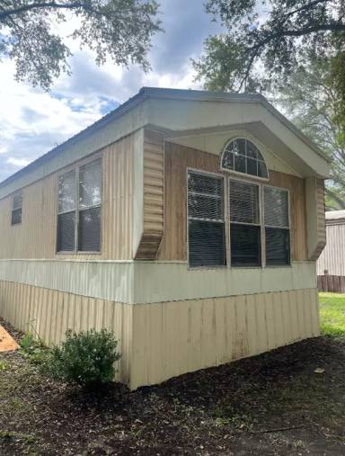Main picture of 1820 Ichetucknee Rd