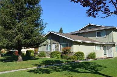 Main picture of 471 W Santa Ana Ave