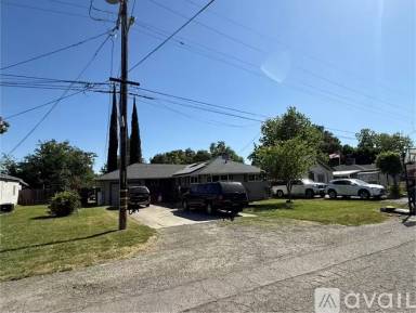 Main picture of 2966 Gum St