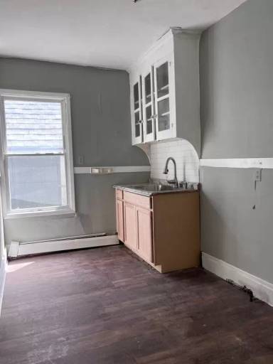 Main picture of 941 Tonawanda Street