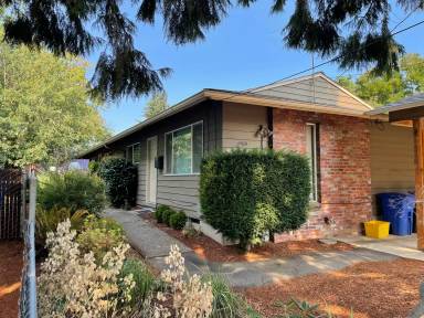 Main picture of 8421 SE 21st Ave