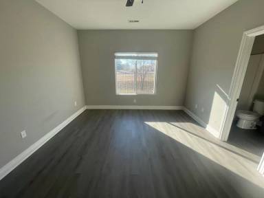 Main picture of 5533 N Edwards Cir