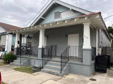 Main picture of 908 Vallette St