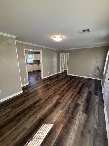 Main picture of 2625 Moeling St